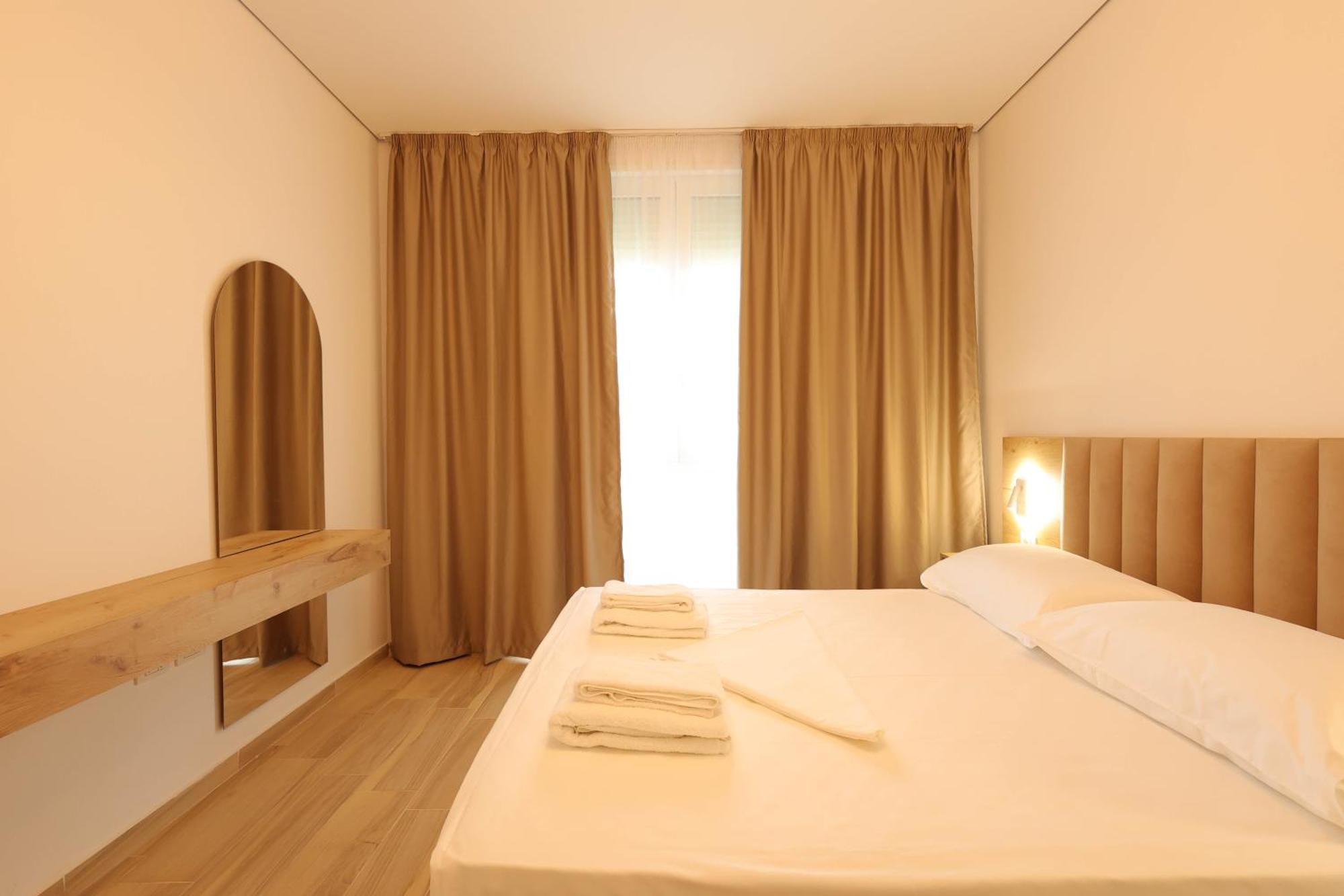 Sanpietro Vacation Apartments Durrës Exterior foto