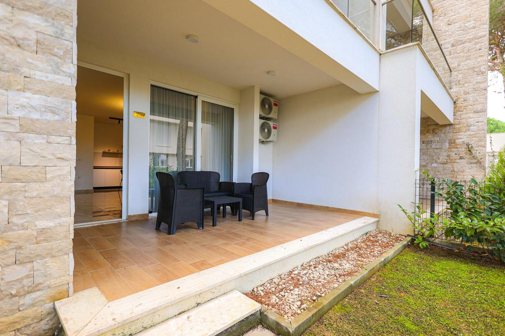Sanpietro Vacation Apartments Durrës Exterior foto